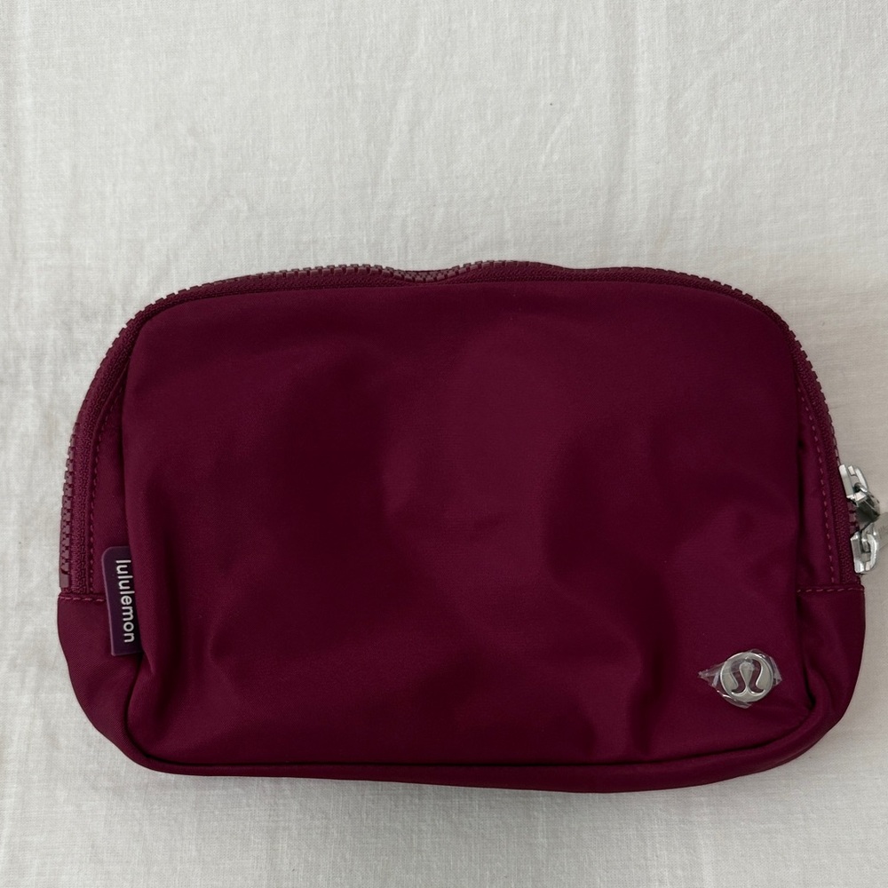 Lululemon Maroon 2L Everywhere Belt Bag